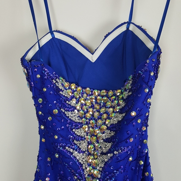 Angela & Alison Prom dress - Picture 7 of 11